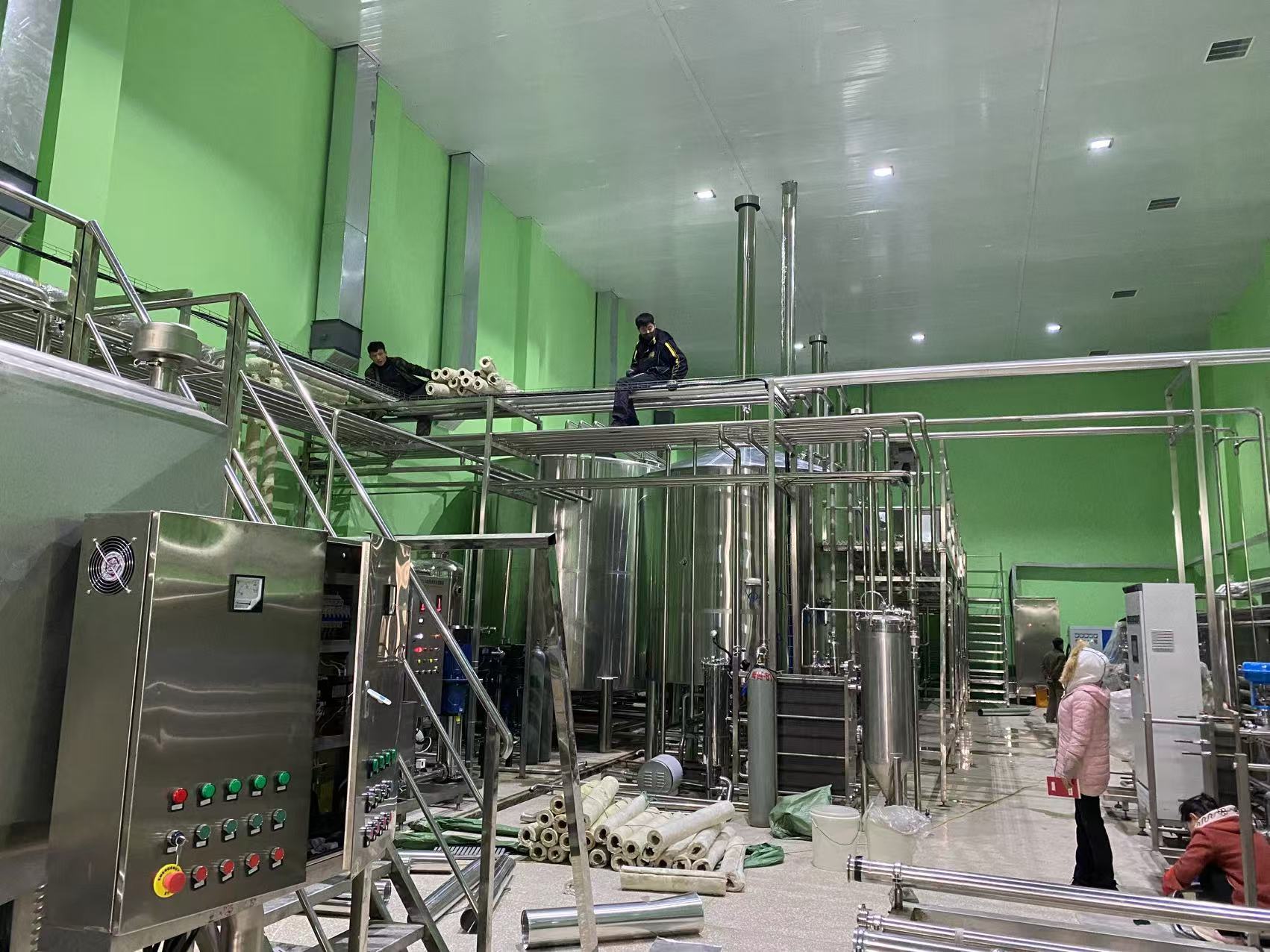 永德精酿啤酒设备厂—精酿啤酒设备制造:传承工艺与创新科技的交融